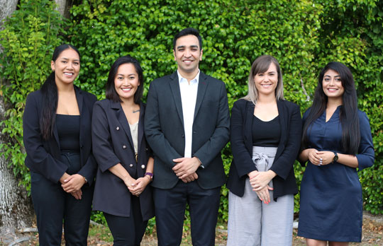 sunnynook dentist team Auckland for dental implants